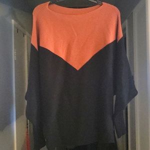 One size fits all Sweater cold shoulderSize
